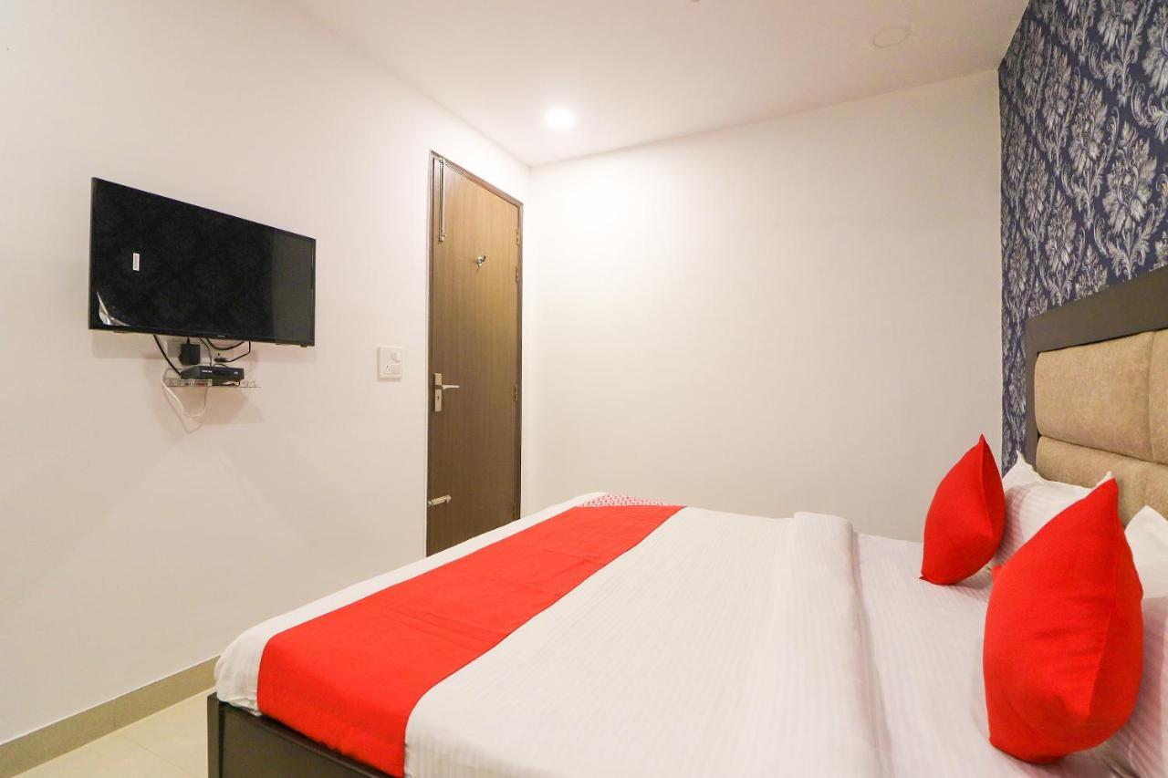 Hotel OYO 63841 White Orchid Indraprastha Exterior foto